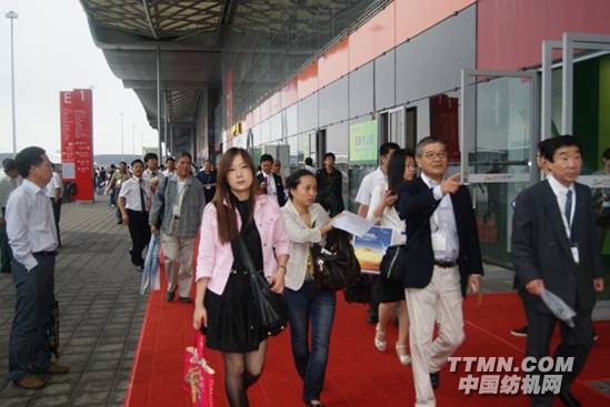 G:\2011上海紡機展圖片整理\紡機網(wǎng)文章\場外花絮\DSC04243.jpg